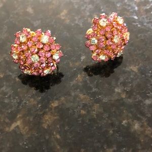 Unbelievable sparkle!! Vintage earrings